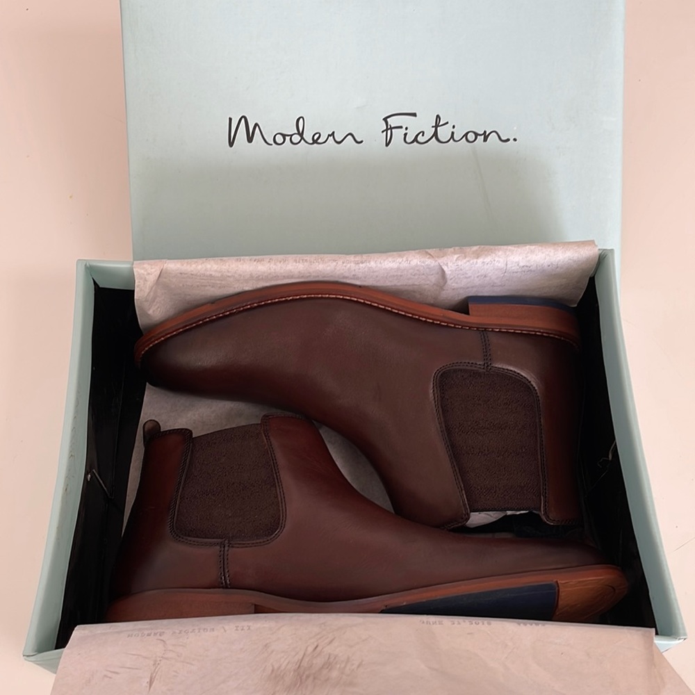 Modern Fiction Size 9 Chelsea Boots *NEW*